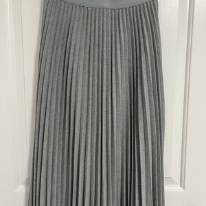 Babaton Classic Gray Pleated Skirt
